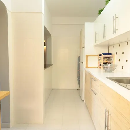 דירה Lovelystay - Cozy 1br Flat In With Ac And Balcony