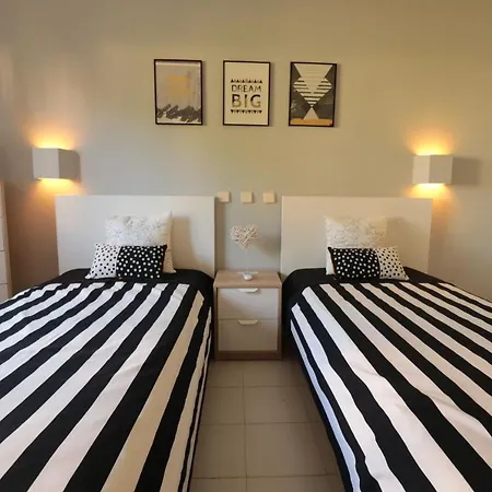 Lovelystay - Cozy 1br Flat In With Ac And Balcony Apartment Alvor