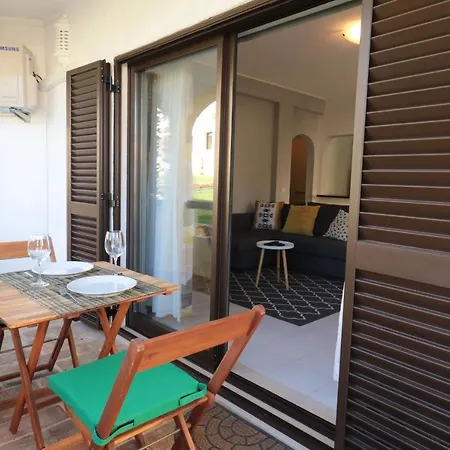 Lovelystay - Cozy 1br Flat In With Ac And Balcony Apartment Alvor